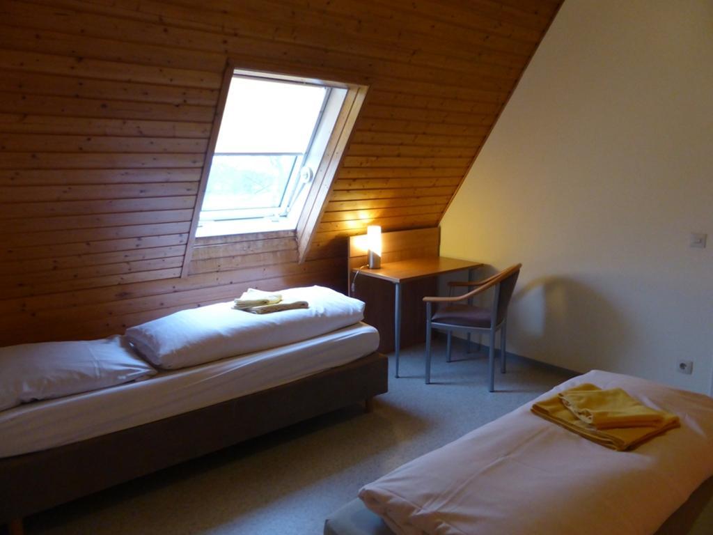 Gaestehaus An Der Rheinbruecke Altlussheim ภายนอก รูปภาพ